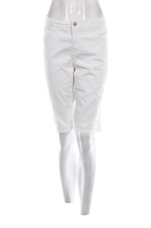 Γυναικείο κοντό παντελόνι C&A, Μέγεθος XL, Χρώμα Λευκό, Τιμή 6,99 €