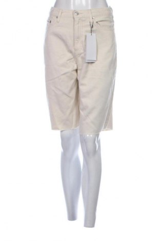Pantaloni scurți de femei Calvin Klein Jeans, Mărime S, Culoare Ecru, Preț 487,99 Lei, #133227497