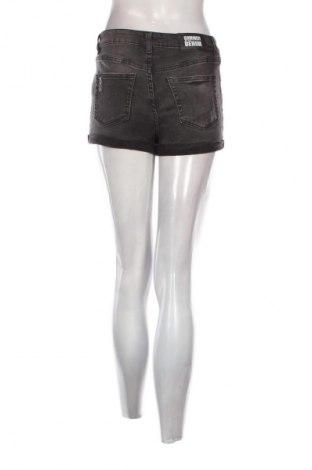 Дамски къс панталон Fb Sister, Размер S, Цвят Сив, Цена 15,53 €