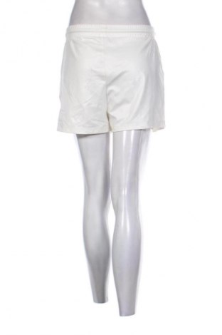 Pantaloni scurți de femei Pieces, Mărime L, Culoare Ecru, Preț 7,99 Lei