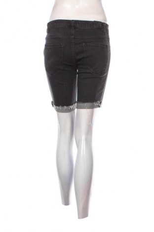 Дамски къс панталон Pull&Bear, Размер M, Цвят Черен, Цена 3,57 €