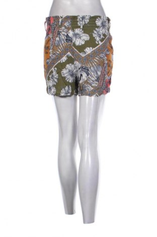 Damskie szorty Stradivarius, Rozmiar S, Kolor Kolorowy, Cena 22,47 zł