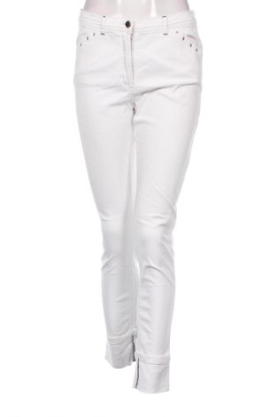 Damenhose Betty Barclay, Größe M, Farbe Weiß, Preis 8,91 €