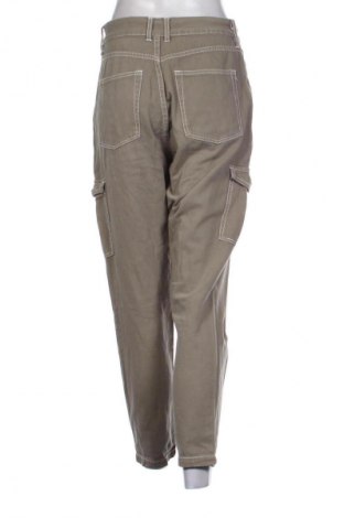 Damskie spodnie Cropp, Rozmiar M, Kolor Zielony, Cena 30,99 zł