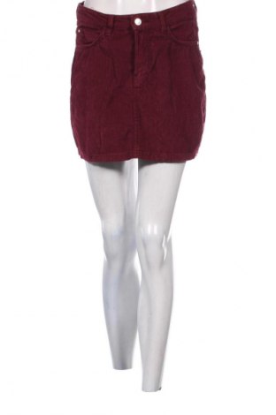 Пола Bershka, Размер M, Цвят Червен, Цена 4,60 €