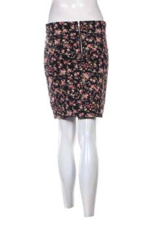 Пола House, Размер M, Цвят Многоцветен, Цена 2,04 €