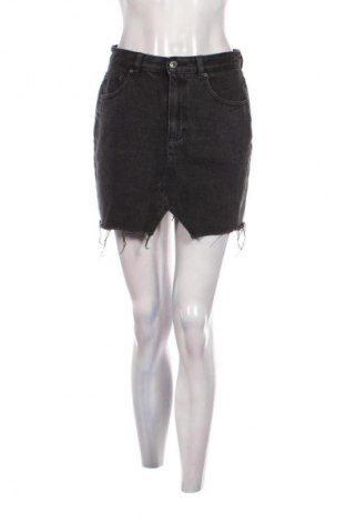 Пола Pull&Bear, Размер M, Цвят Черен, Цена 7,66 €