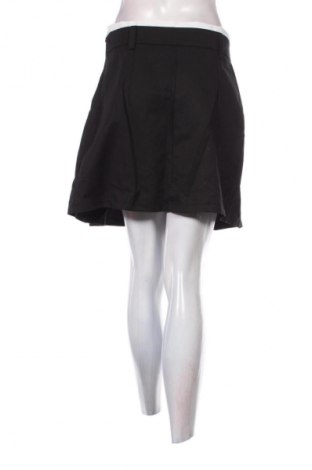 Пола Trendyol, Размер M, Цвят Черен, Цена 4,60 €