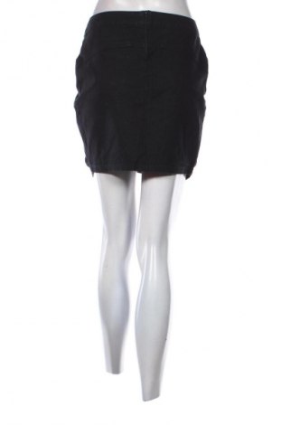 Пола Unbranded, Размер M, Цвят Черен, Цена 2,04 €