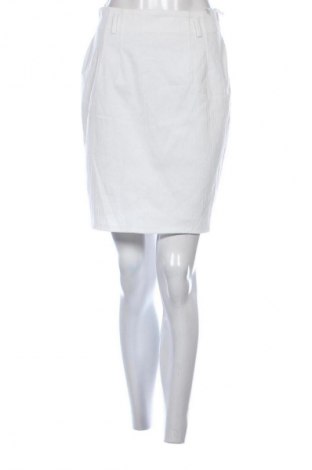 Пола Unbranded, Размер S, Цвят Бял, Цена 3,57 €