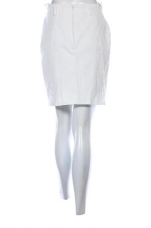 Пола Unbranded, Размер S, Цвят Бял, Цена 3,57 €