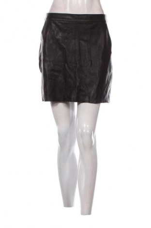 Пола Vero Moda, Размер S, Цвят Черен, Цена 2,55 €