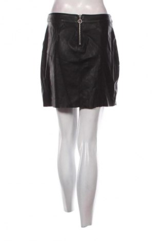 Пола Vero Moda, Размер S, Цвят Черен, Цена 2,55 €