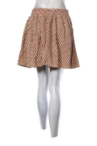 Пола Vero Moda, Размер M, Цвят Многоцветен, Цена 4,60 €