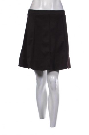 Пола Vero Moda, Размер M, Цвят Черен, Цена 3,57 €