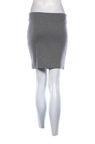 Пола Yfl Reserved, Размер M, Цвят Сив, Цена 2,04 €