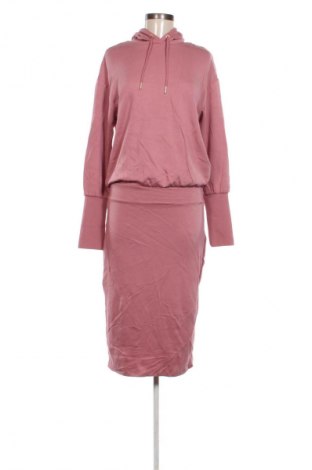 Рокля Armani Exchange, Размер M, Цвят Пепел от рози, Цена 138,04 €, #133263333