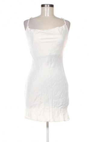 Sukienka Bershka, Rozmiar M, Kolor ecru, Cena 25,99 zł