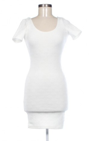 Kleid Bershka, Größe M, Farbe Weiß, Preis € 10,99