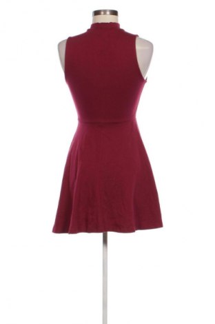 Kleid Forever 21, Größe M, Farbe Rot, Preis 13,81 €