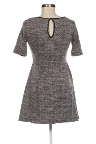 Kleid H&M Divided, Größe M, Farbe Mehrfarbig, Preis 2,99 €