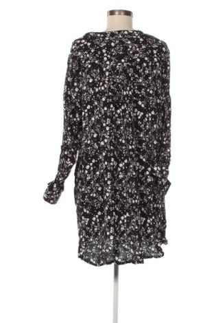 Kleid Janina, Größe M, Farbe Mehrfarbig, Preis 3,99 €