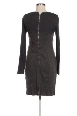 Kleid Marc Cain Sports, Größe M, Farbe Grau, Preis 32,99 €
