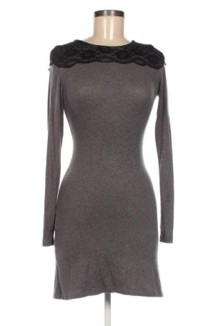 Sukienka ONLY, Rozmiar XS, Kolor Szary, Cena 23,99 zł