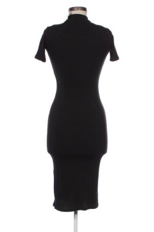 Sukienka Pull&Bear, Rozmiar S, Kolor Czarny, Cena 24,99 zł
