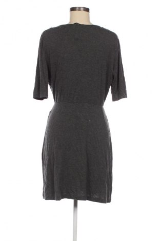 Šaty  Stradivarius, Veľkosť L, Farba Sivá, Cena  6,95 €