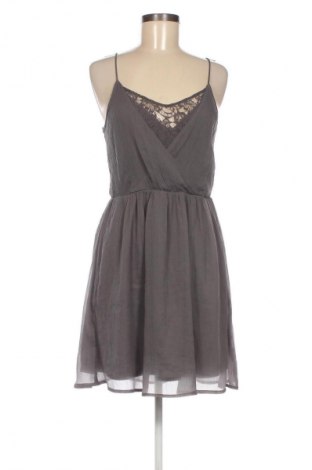 Sukienka Vero Moda, Rozmiar L, Kolor Szary, Cena 14,99 zł