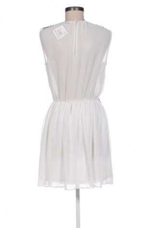 Φόρεμα Zara Trafaluc, Μέγεθος M, Χρώμα Λευκό, Τιμή 10,99 €