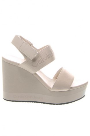 Sandały Calvin Klein Jeans, Rozmiar 40, Kolor Beżowy, Cena 392,99 zł, #133224316