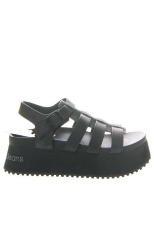 Sandále Calvin Klein Jeans, Veľkosť 40, Farba Čierna, Cena  94,95 €, #133226179