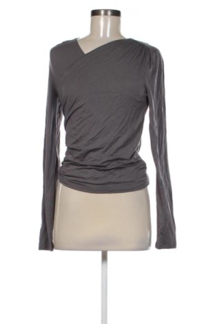 Damen Shirt NA-KD, Größe M, Farbe Grau, Preis € 10,00, #137647112