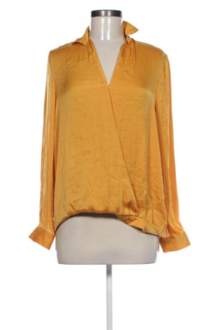 Damen Shirt Stradivarius, Größe M, Farbe Gelb, Preis € 6,29, #137656040