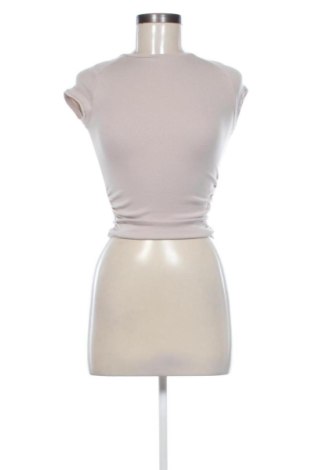 Γυναικείο t-shirt Bershka, Μέγεθος XXS, Χρώμα  Μπέζ, Τιμή 8,57 €, #137678098