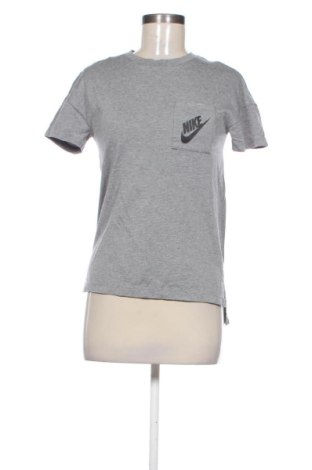 Damski T-shirt Nike, Rozmiar XS, Kolor Szary, Cena 67,74 zł, #137663538