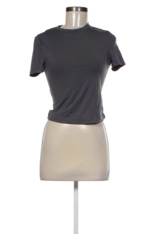 Tricou de femei Unbranded, Mărime S, Culoare Gri, Preț 36,00 Lei, #137675350