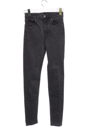 Дамски дънки Pull&Bear, Размер XS, Цвят Сив, Цена 8,49 €, #137644138