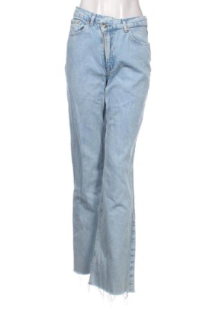 Blugi de femei Stradivarius, Mărime S, Culoare Albastru, Preț 68,24 Lei, #137665336