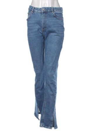 Γυναικείο Τζίν Bershka, Μέγεθος M, Χρώμα Μπλέ, Τιμή 9,00 €, #137673835