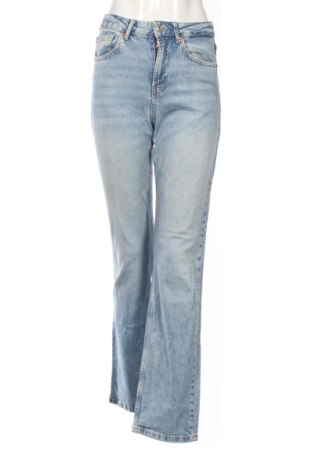 Blugi de femei Stradivarius, Mărime S, Culoare Albastru, Preț 68,24 Lei, #137674303