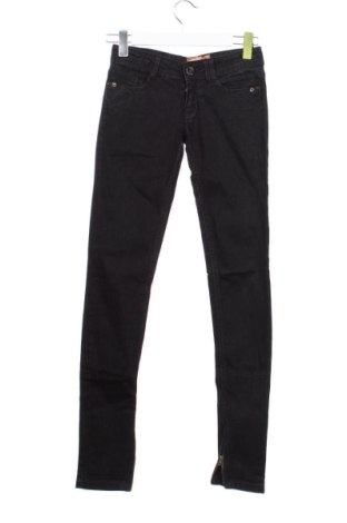 Дамски дънки Bershka, Размер S, Цвят Черен, Цена 11,00 €, #137679901