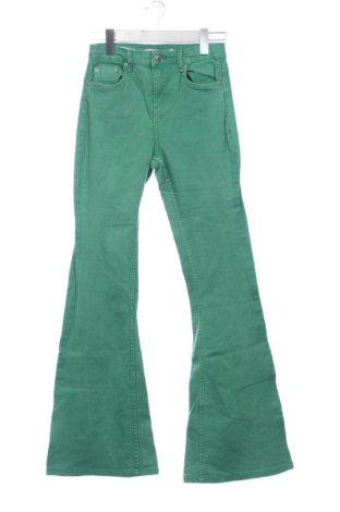 Дамски дънки Bershka, Размер XS, Цвят Зелен, Цена 15,92 €, #137682826