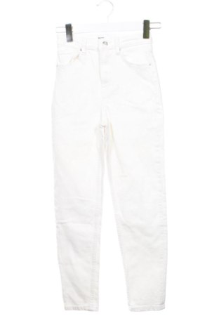 Дамски дънки Bershka, Размер XXS, Цвят Бял, Цена 12,76 €, #137691814