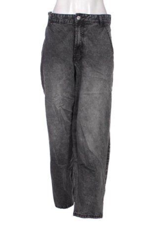 Dámske džínsy  Bershka, Veľkosť M, Farba Sivá, Cena  15,00 €, #137698912