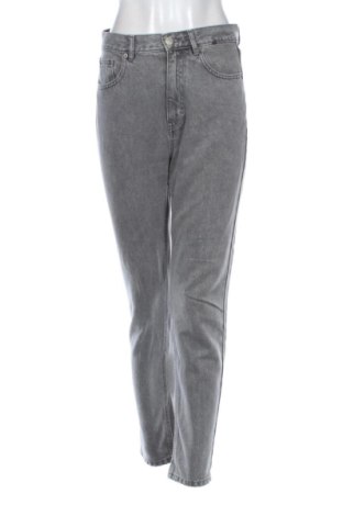 Damskie jeansy Pull&Bear, Rozmiar M, Kolor Szary, Cena 59,27 zł, #137701418