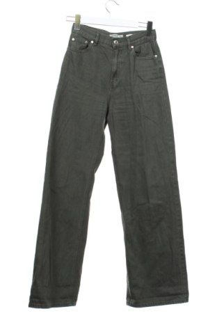 Γυναικείο κοτλέ παντελόνι Pull&Bear, Μέγεθος XS, Χρώμα Πράσινο, Τιμή 8,00 €, #137695441