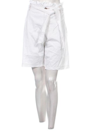 Pantaloni scurți de femei Tu, Mărime XXL, Culoare Alb, Preț 47,00 Lei, #137660146